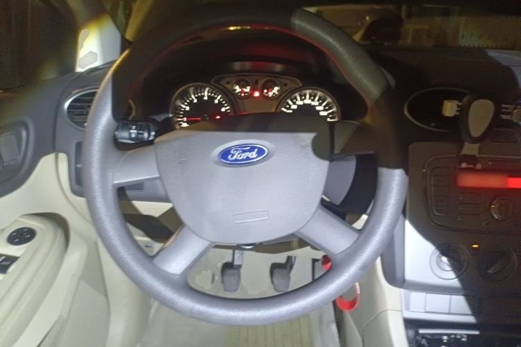 Used Ford Focus 2012 Sedan Classic 1.8L Manual Fashion Edition Steering Wheel
