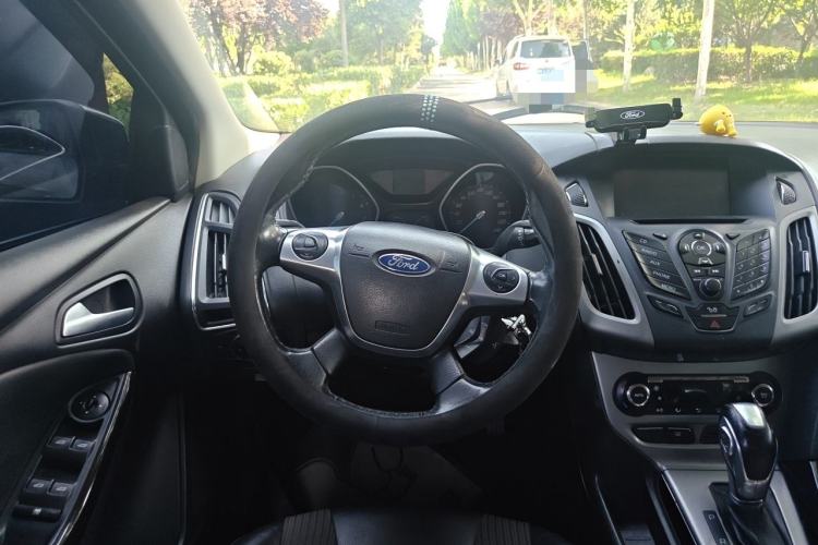 Used Ford Focus 2012 Sedan 1.6L Automatic Fashion Edition Steering Wheel