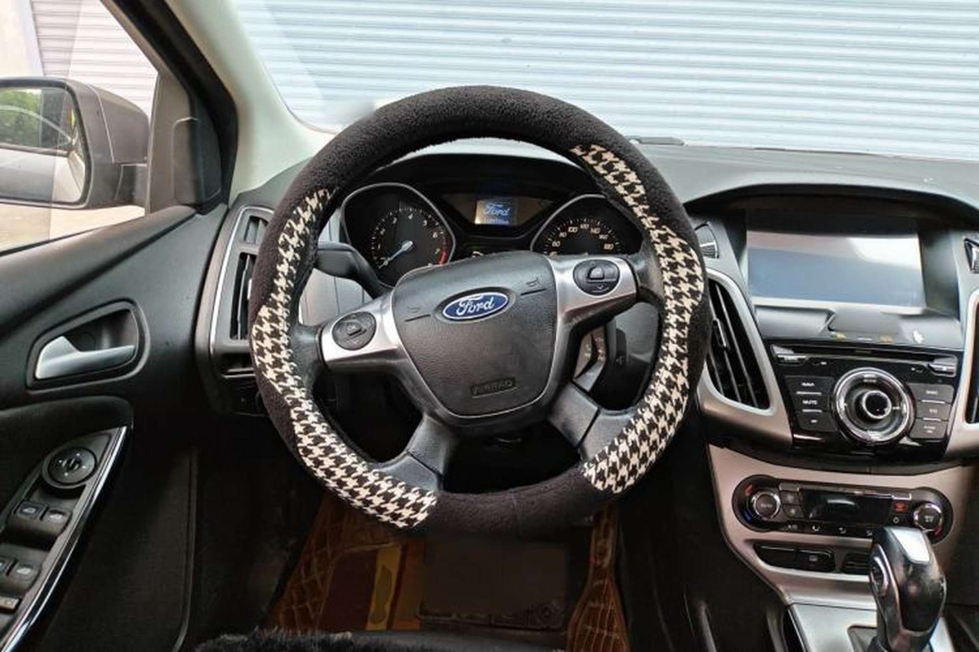 Used Ford Focus 2012 Hatchback 1.6L Automatic Fashion Edition Steering Wheel