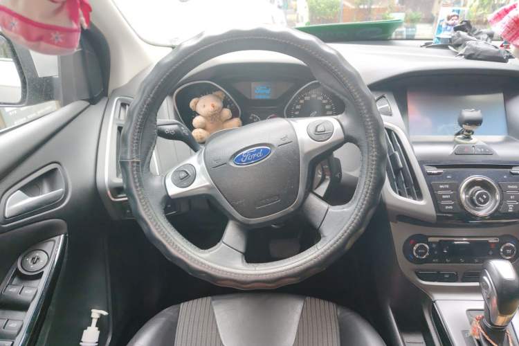 Used Ford Focus 2012 Hatchback 1.6L Automatic Fashion Edition Steering Wheel