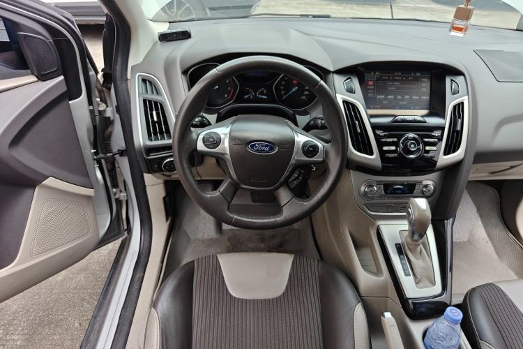 Used Ford Focus 2012 Sedan 1.6L Automatic Fashion Edition Steering Wheel