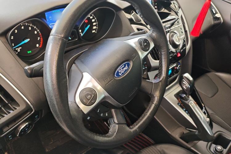Used Ford Focus 2012 Hatchback 2.0L Automatic Luxury Sport Model Steering Wheel