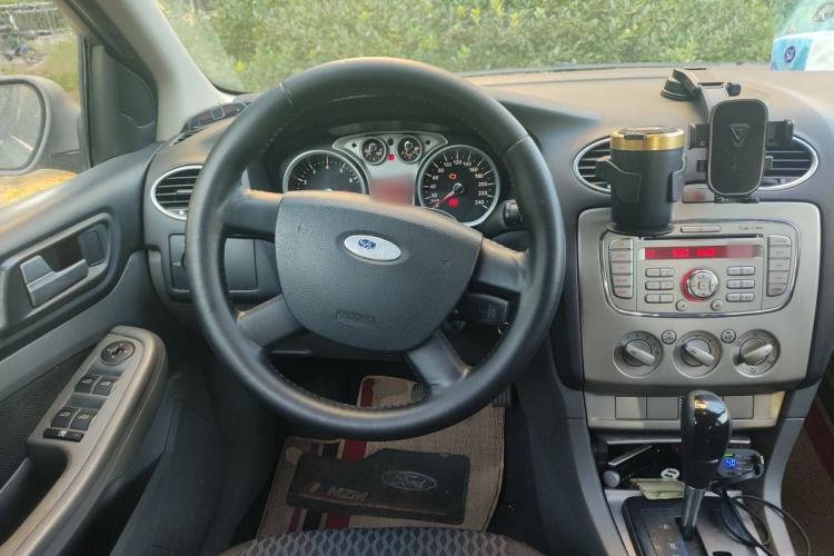 Used Ford Focus 2012 Hatchback Classic 1.8L Automatic Base Model Steering Wheel