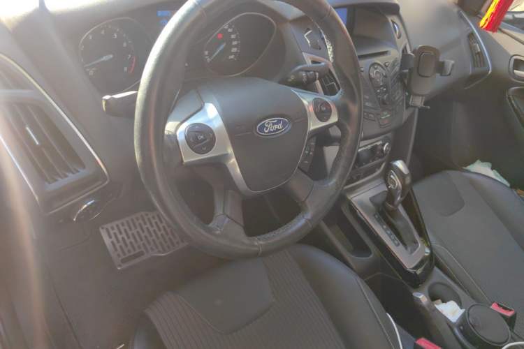 Used Ford Focus 2012 Sedan 1.6L Automatic Fashion Edition Steering Wheel