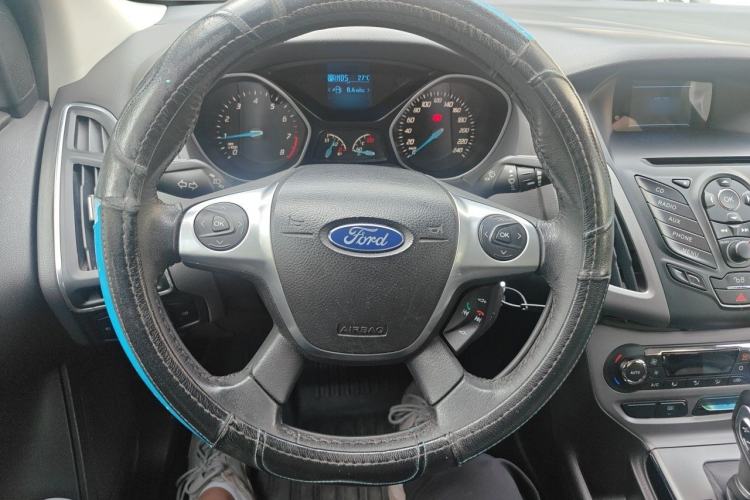 Used Ford Focus 2012 Sedan 1.6L Automatic Fashion Edition Steering Wheel