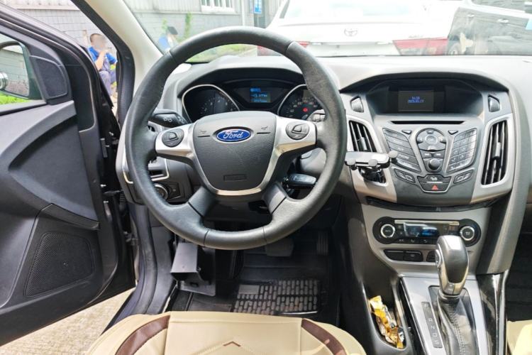 Used Ford Focus 2012 Sedan 1.6L Automatic Fashion Edition Steering Wheel