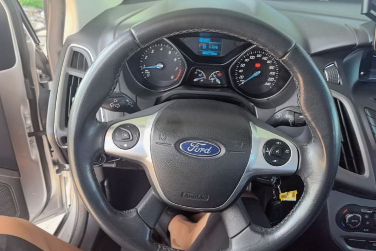 Used Ford Focus 2012 Sedan 1.6L Automatic Fashion Edition Steering Wheel