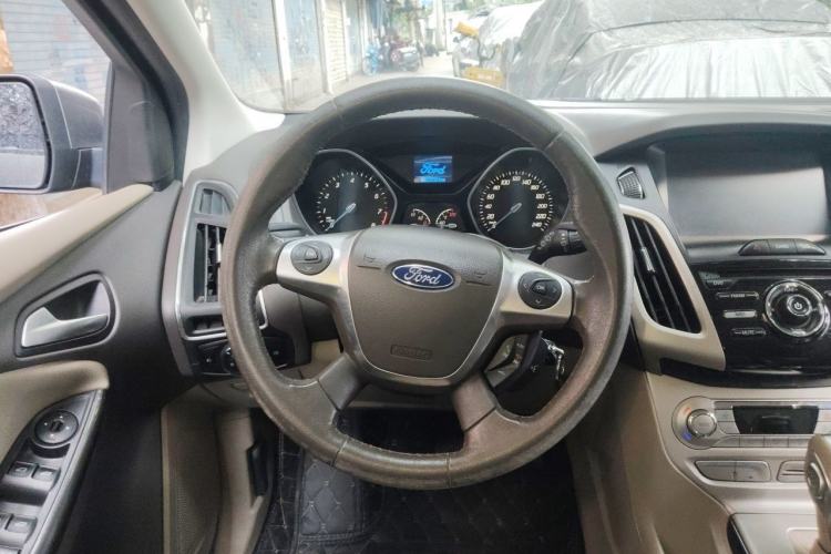 Used Ford Focus 2012 Hatchback 1.6L Automatic Fashion Edition Steering Wheel