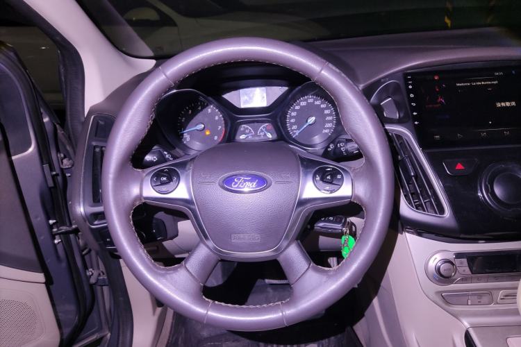 Used Ford Focus 2012 Sedan 1.6L Automatic Fashion Edition Steering Wheel