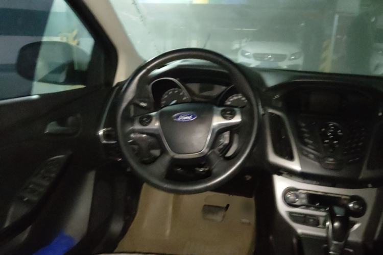 Used Ford Focus 2012 Hatchback 1.6L Automatic Comfort Model Steering Wheel