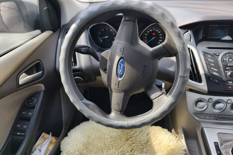 Used Ford Focus 2012 Sedan 1.6L Automatic Comfort Model Steering Wheel