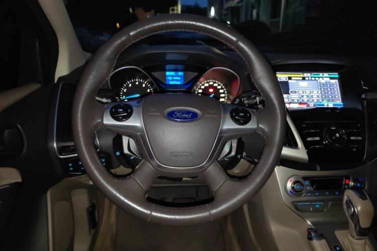 Used Ford Focus 2012 Sedan 1.6L Automatic Prestige Model Steering Wheel