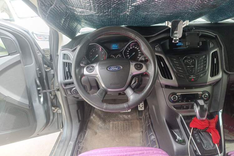 Used Ford Focus 2012 Hatchback 1.6L Automatic Fashion Edition Steering Wheel
