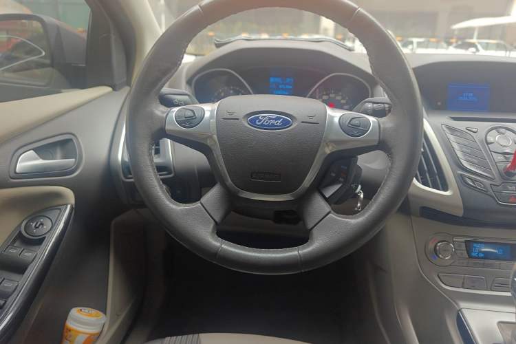 Used Ford Focus 2012 Sedan 1.6L Automatic Fashion Edition Steering Wheel