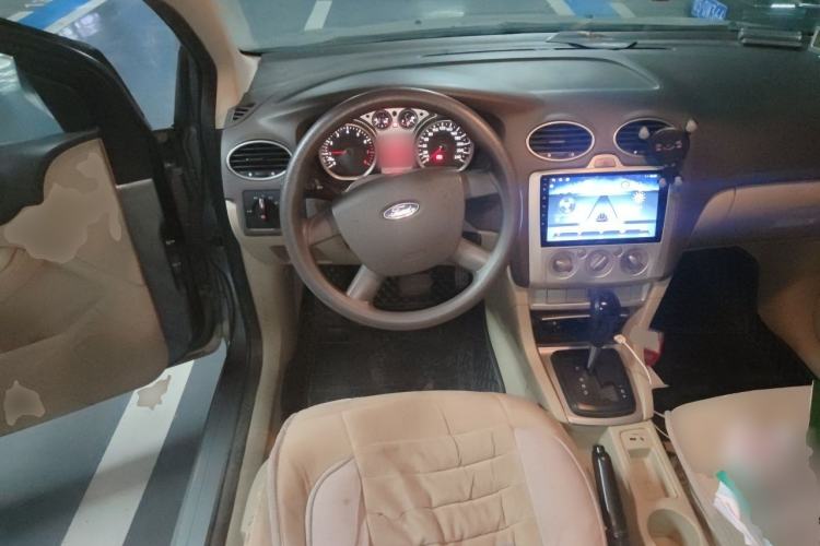 Used Ford Focus 2012 Sedan Classic 1.8L Automatic Base Model Steering Wheel