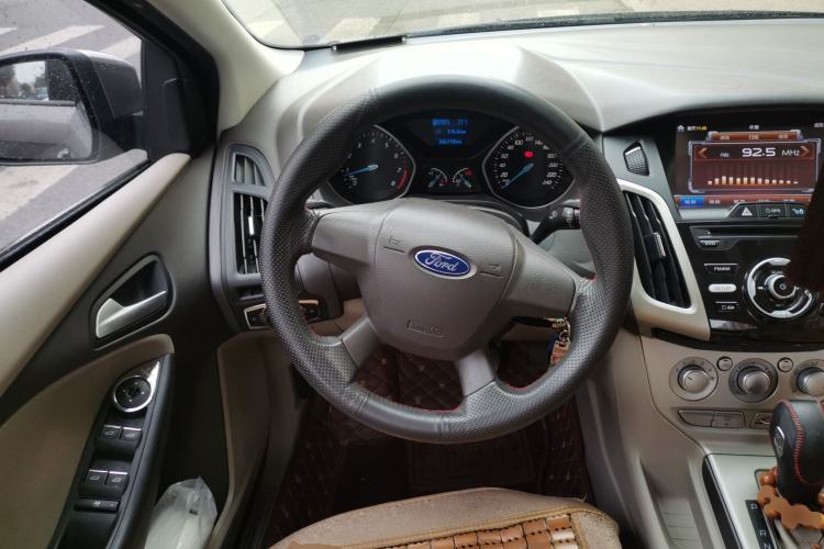 Used Ford Focus 2012 Sedan 1.6L Automatic Comfort Model Steering Wheel