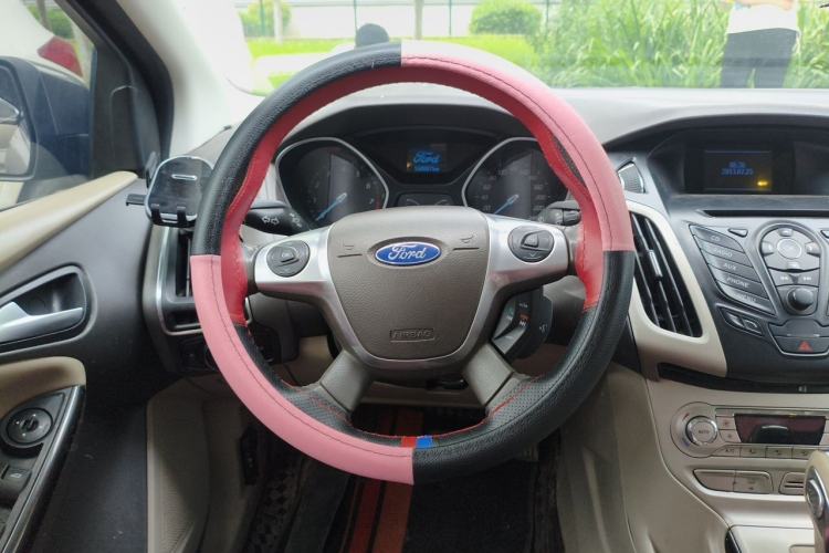 Used Ford Focus 2012 Sedan 1.6L Automatic Fashion Edition Steering Wheel
