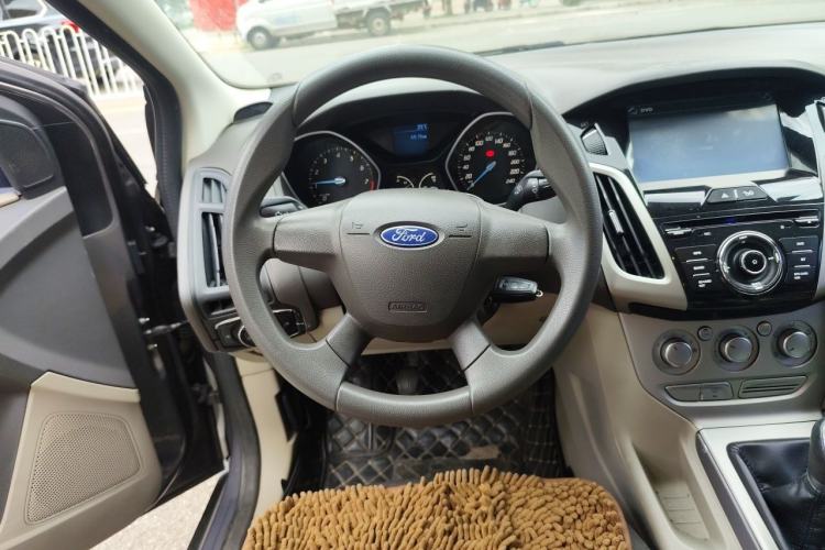 Used Ford Focus 2012 Sedan 1.6L Manual Comfort Model Steering Wheel