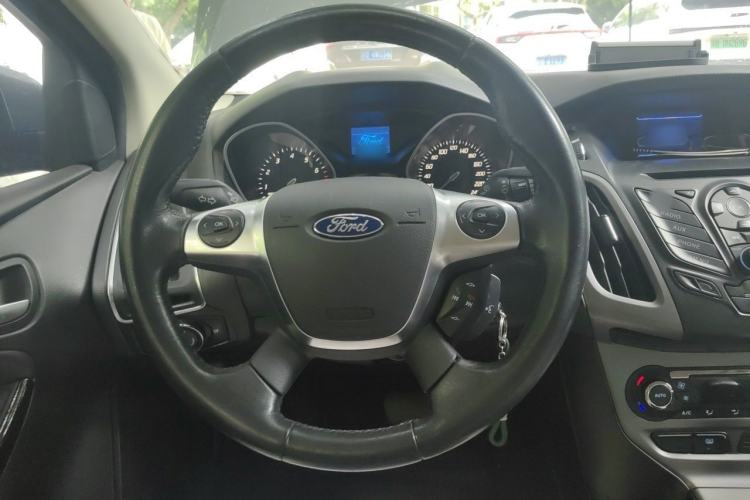 Used Ford Focus 2012 Sedan 1.6L Automatic Fashion Edition Steering Wheel