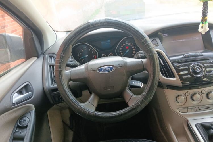 Used Ford Focus 2012 Sedan 1.6L Manual Comfort Model Steering Wheel