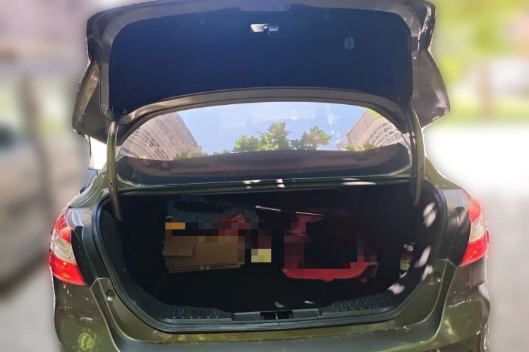 Used Ford Focus 2012 Sedan 1.6L Manual Comfort Model Trunk