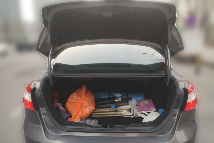 Used Ford Focus 2012 Sedan 1.6L Manual Comfort Model Trunk