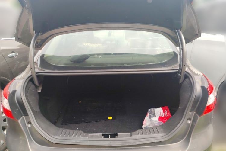 Used Ford Focus 2012 Sedan 1.6L Automatic Fashion Edition Trunk