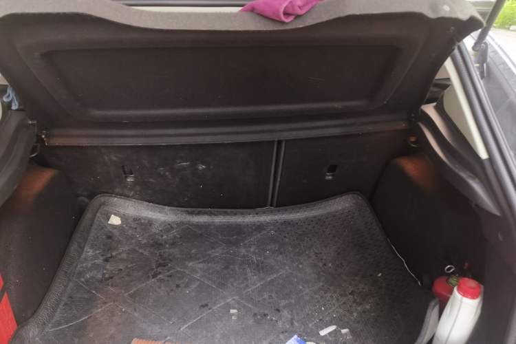 Used Ford Focus 2012 Hatchback 1.6L Automatic Fashion Edition Trunk
