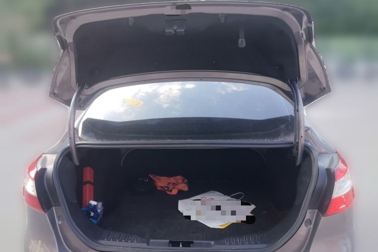 Used Ford Focus 2012 Sedan 1.6L Manual Fashion Edition Trunk
