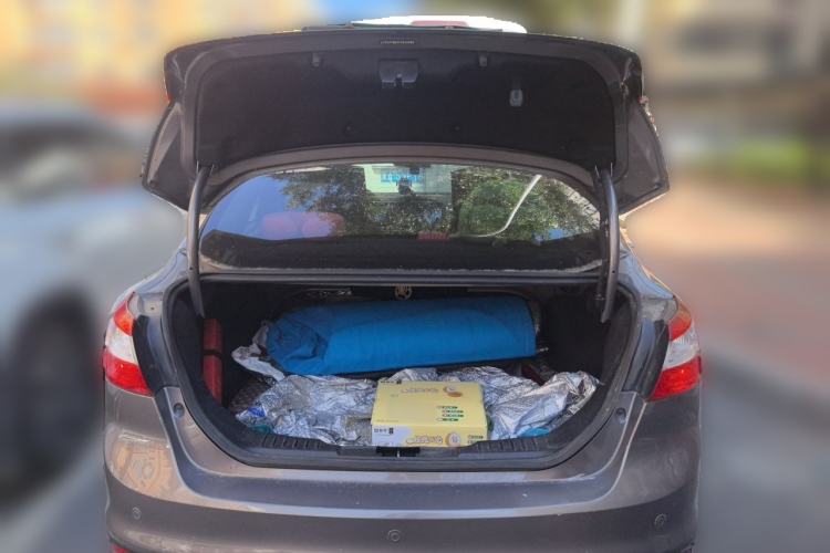 Used Ford Focus 2012 Sedan 1.6L Manual Fashion Edition Trunk