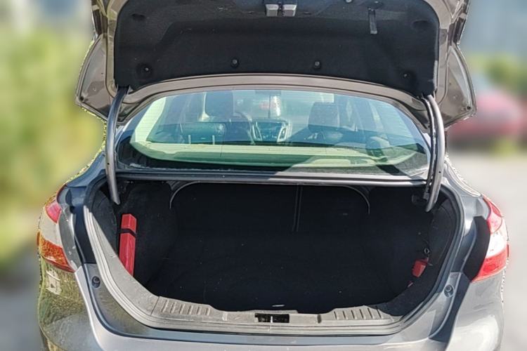 Used Ford Focus 2012 Sedan 1.6L Manual Fashion Edition Trunk