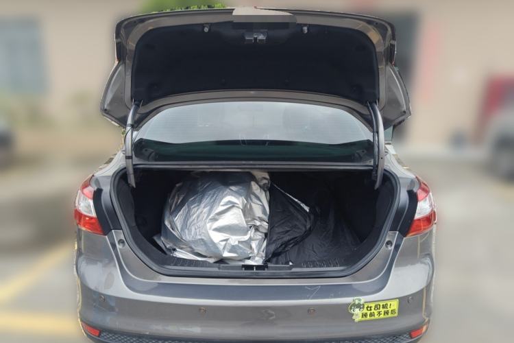 Used Ford Focus 2012 Sedan 1.6L Automatic Comfort Model Trunk