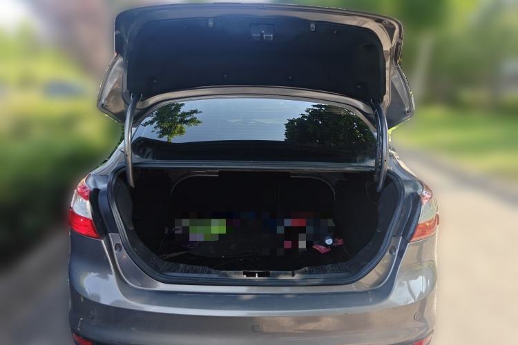 Used Ford Focus 2012 Sedan 1.6L Automatic Fashion Edition Trunk