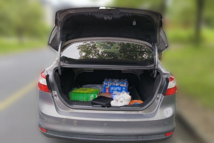 Used Ford Focus 2012 Sedan 1.6L Automatic Fashion Edition Trunk