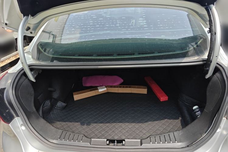 Used Ford Focus 2012 Sedan 1.6L Automatic Fashion Edition Trunk