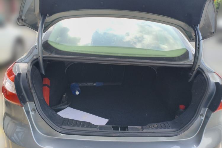 Used Ford Focus 2012 Sedan 1.6L Manual Comfort Model Trunk