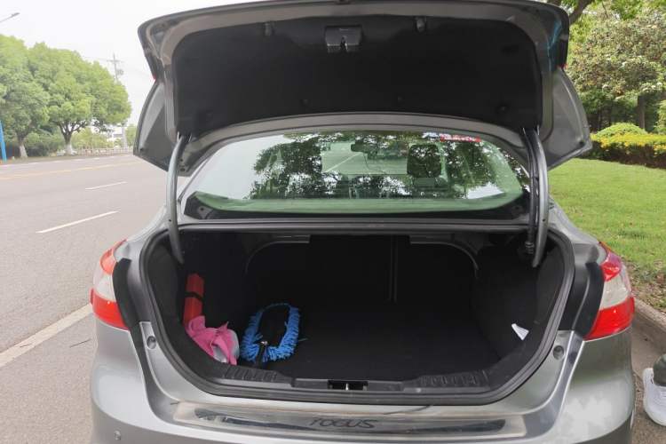 Used Ford Focus 2012 Sedan 1.6L Automatic Comfort Model Trunk