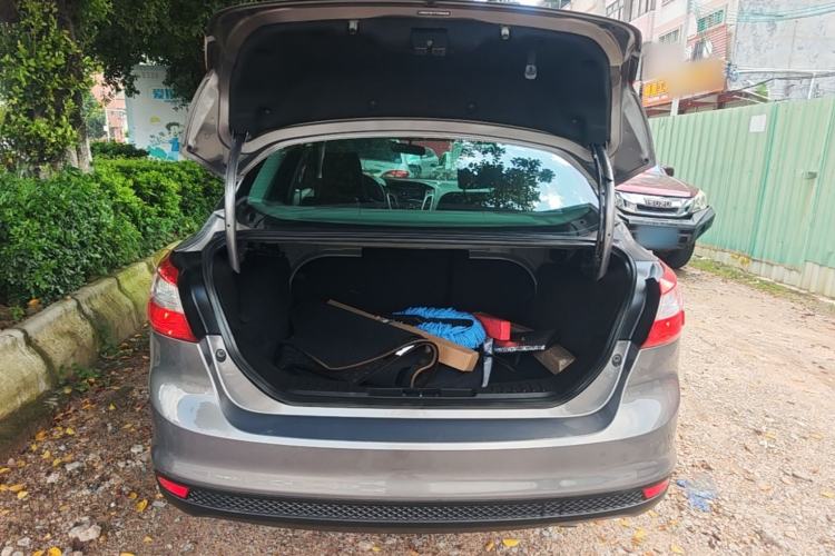 Used Ford Focus 2012 Sedan 1.6L Automatic Comfort Model Trunk