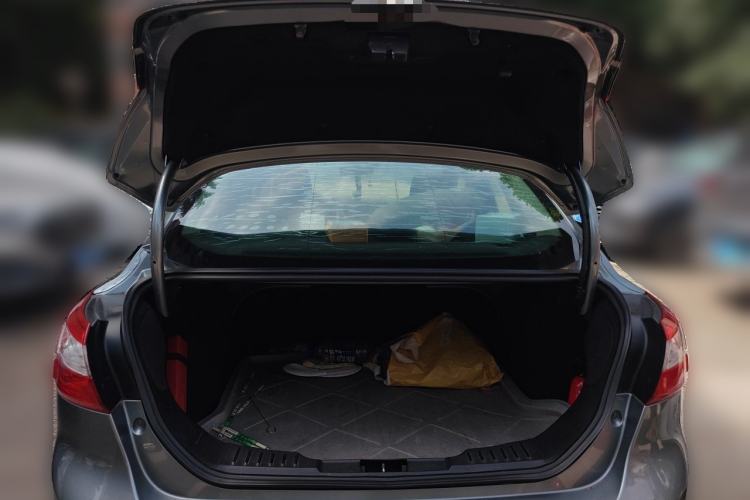 Used Ford Focus 2012 Sedan 1.6L Automatic Fashion Edition Trunk