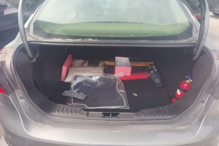Used Ford Focus 2012 Sedan 1.6L Automatic Fashion Edition Trunk