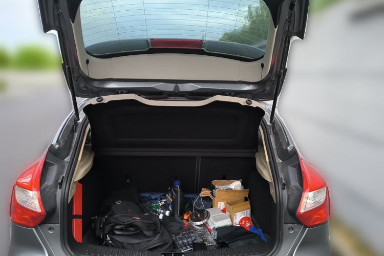 Used Ford Focus 2012 Hatchback 1.6L Automatic Fashion Edition Trunk