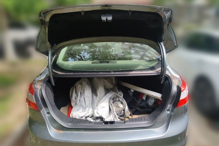 Used Ford Focus 2012 Sedan 1.6L Automatic Fashion Edition Trunk