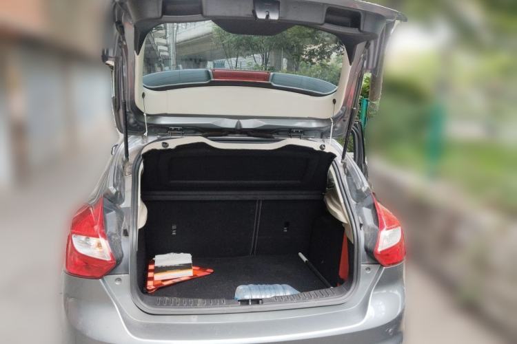Used Ford Focus 2012 Hatchback 1.6L Automatic Fashion Edition Trunk