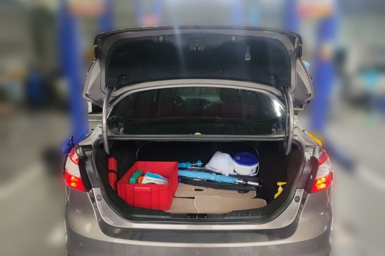 Used Ford Focus 2012 Sedan 1.6L Automatic Fashion Edition Trunk