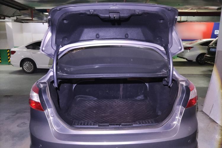 Used Ford Focus 2012 Sedan 1.6L Automatic Fashion Edition Trunk