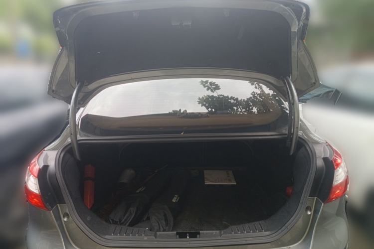 Used Ford Focus 2012 Sedan 1.6L Manual Fashion Edition Trunk