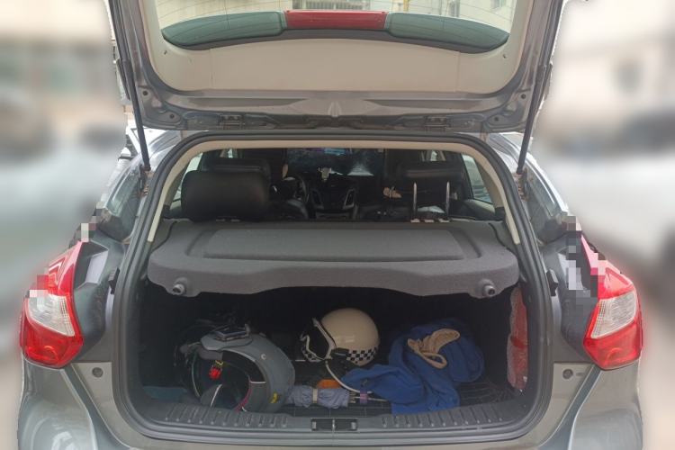 Used Ford Focus 2012 Hatchback 1.6L Automatic Fashion Edition Trunk