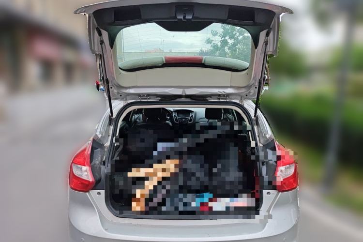 Used Ford Focus 2012 Hatchback 1.6L Automatic Fashion Edition Trunk