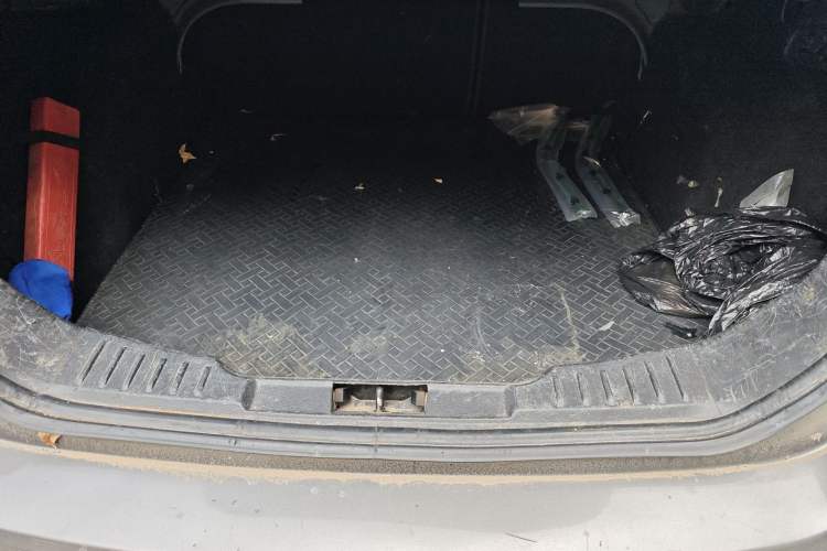 Used Ford Focus 2012 Sedan 1.6L Manual Comfort Model Trunk