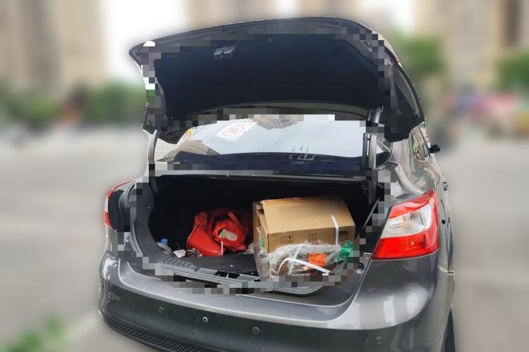 Used Ford Focus 2012 Sedan 1.6L Manual Comfort Model Trunk